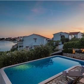 4 Bedroom Villa with Pool near Milna, Brac Island Sleeps 8 
